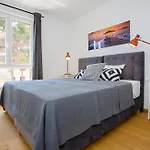 Sunset Luxury Hvar Daire *